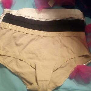 Izod Black and White Panties for Comfort and Style